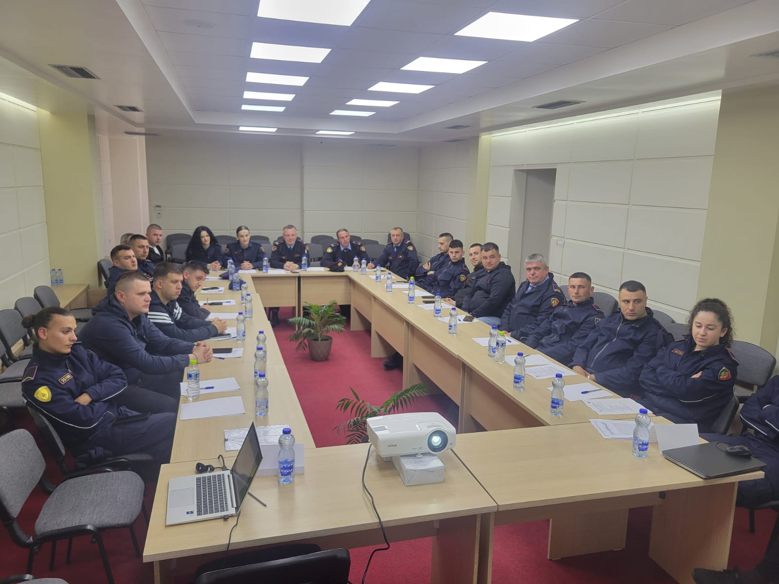 Trajnimi i Oficerëve të Patrullës së Përgjithshme dhe Stafit të Sallës së Komandës dhe Kontrollit për Zbatimin e Policimit në Komunitet – Drejtoria Vendore e Policisë Korçë
