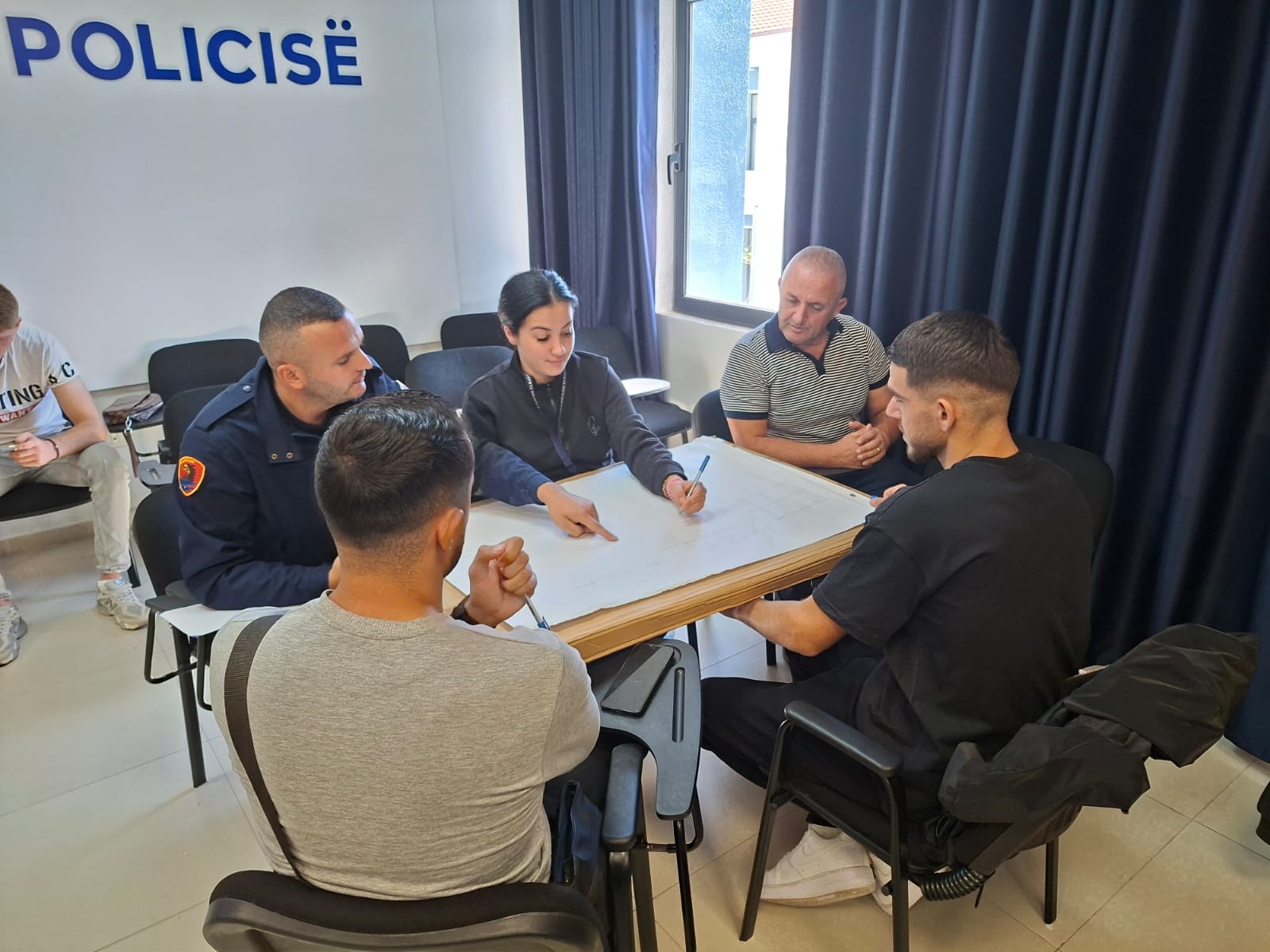 Trajnimi i Oficerëve të Patrullës së Përgjithshme dhe Stafit të Sallës së Komandës dhe Kontrollit për Zbatimin e Policimit në Komunitet – Drejtoria Vendore e Policisë Elbasan