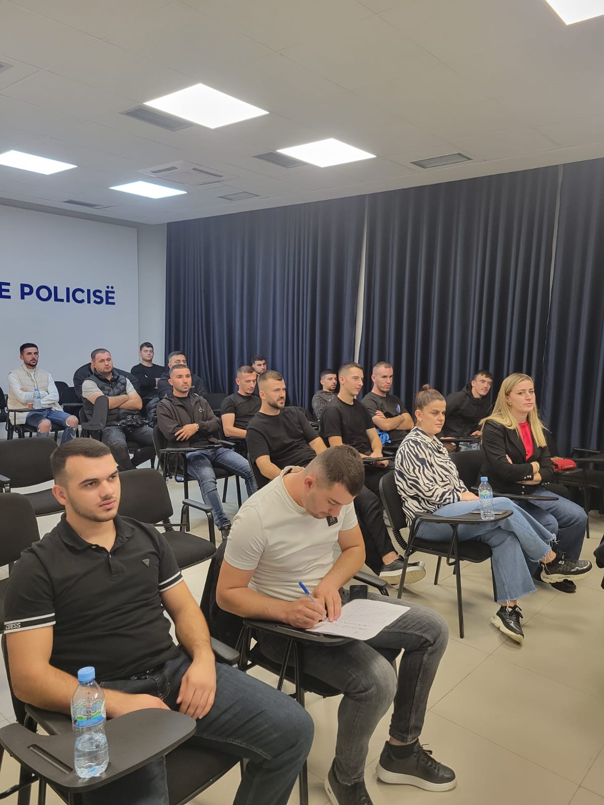 Trajnimi i Oficerëve të Patrullës së Përgjithshme dhe Stafit të Sallës së Komandës dhe Kontrollit për Zbatimin e Policimit në Komunitet – Drejtoria Vendore e Policisë Elbasan